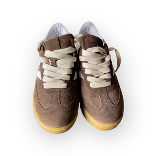 Sneaker suede con inserti bianchi