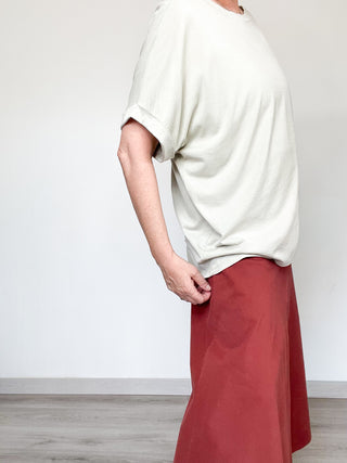 T-shirt tinta in capo