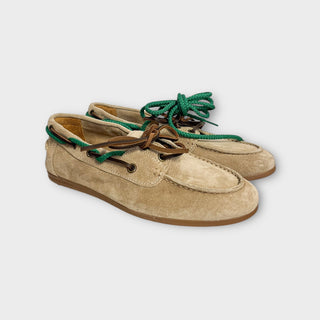 Mocassino suede modello barca con doppio laccio