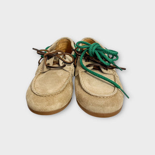 Mocassino suede modello barca con doppio laccio