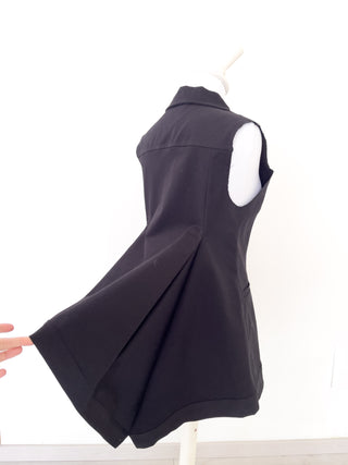 Gilet sciancrato con punte