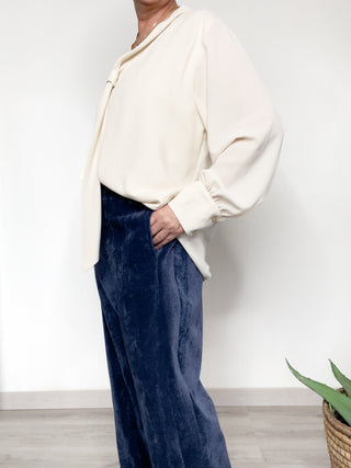 Camicia con dettaglio cravatta