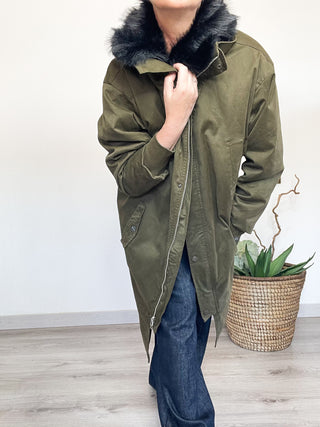 Parka con collo in ecopelliccia