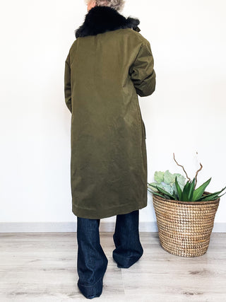 Parka con collo in ecopelliccia