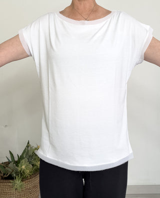 T-shirt in viscosa con bordi in georgette