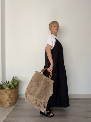 Borsa in pelle e suede con frange e manico in bambù