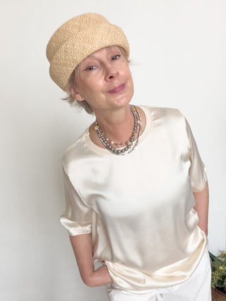 Pillbox hat in rafia naturale