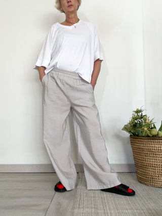 Pantalone wide leg in modal effetto seta lavata
