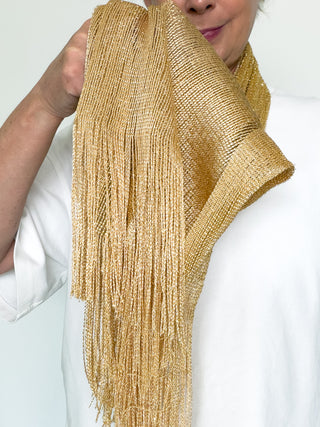 Sciarpa metallizzata con frange