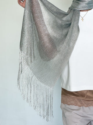 Sciarpa metallizzata con frange