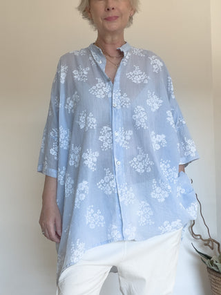 Camicia in cotone floreale con colletto alla coreana