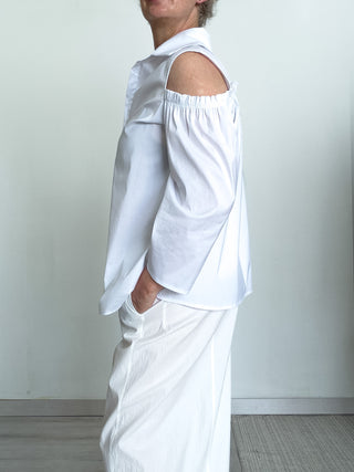 Camicia in cotone con spalle scoperte e coulisse