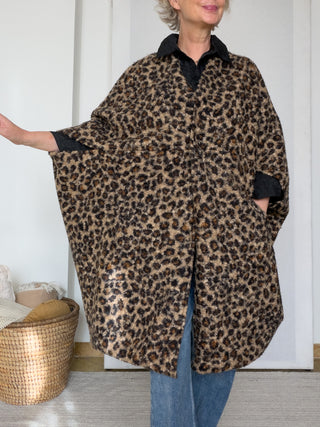 Cappa oversize animalier in misto lana