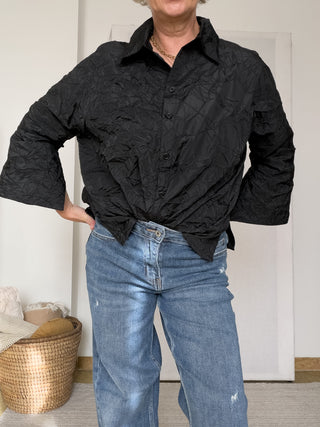 Camicia oversize stropicciata con maniche ampie