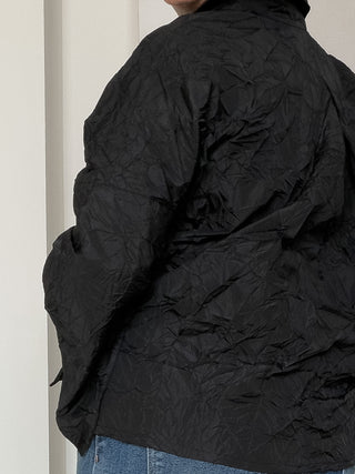 Camicia oversize stropicciata con maniche ampie