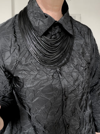 Collana multifilo nera con chiusura magnetica