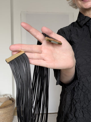 Collana multifilo nera con chiusura magnetica
