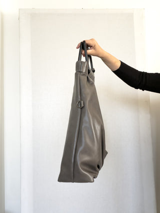 Borsa shopper in ecopelle con manici geometrici effetto legno