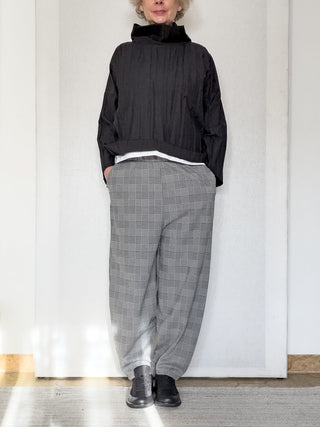 Pantalone a carota in punto Milano jacquard