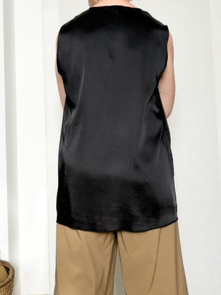 Top in viscosa stretch con spalla larga e linea svasata