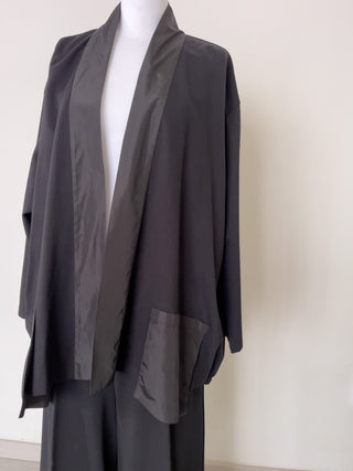 Giacca sciallata con inserti in tessuto tecnico