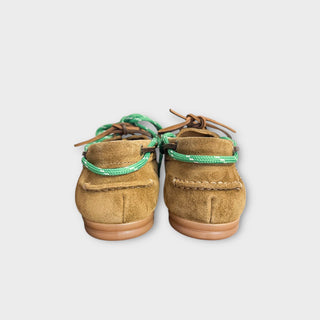 Mocassino suede modello barca con doppio laccio