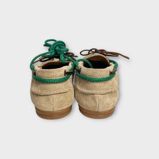 Mocassino suede modello barca con doppio laccio
